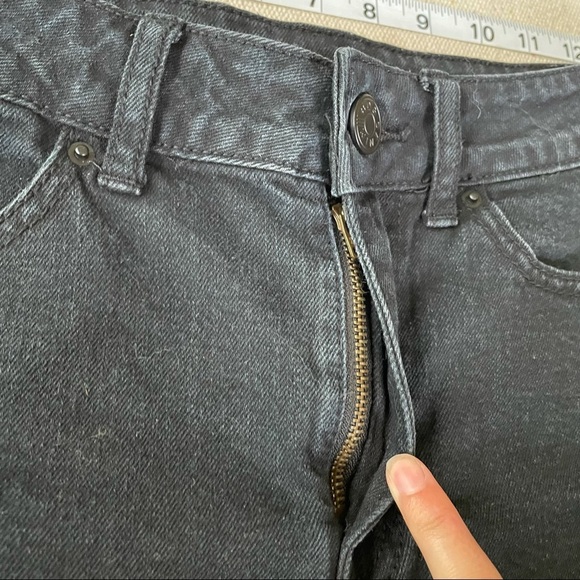 BDB URBAN OUTFITTERS BLACK ERIN HIGH RISE SHORTS - 24 - Picture 8 of 17